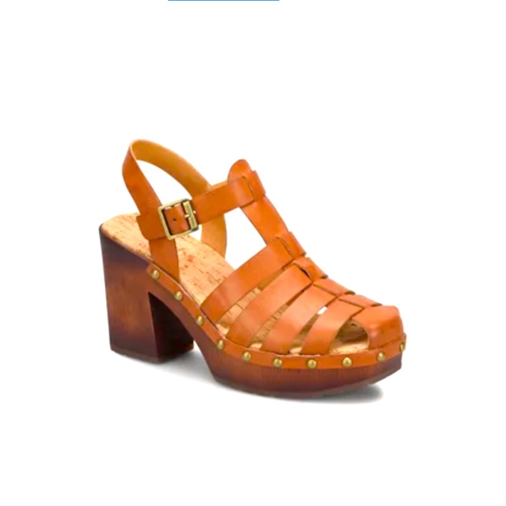Sold!- Whitney sandals